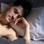 Śpij na zdrowie: jak dobry sen wzmacnia odporność i chroni przed infekcjami