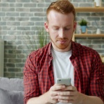 Telefon pod kontrolą: jak korzystać mądrzej i odzyskać czas każdego dnia