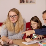 Granice z miłością: jak mądrze stawiać dziecku zasady, które naprawdę działają